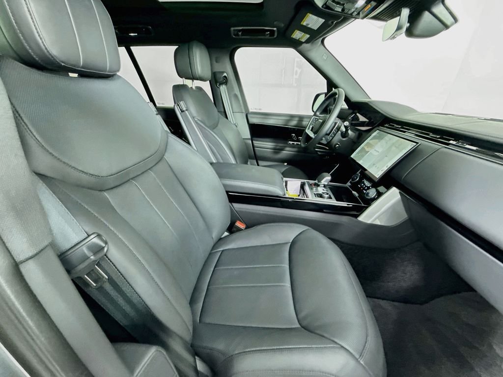 Used 2023 Gray Land Rover SE image 30