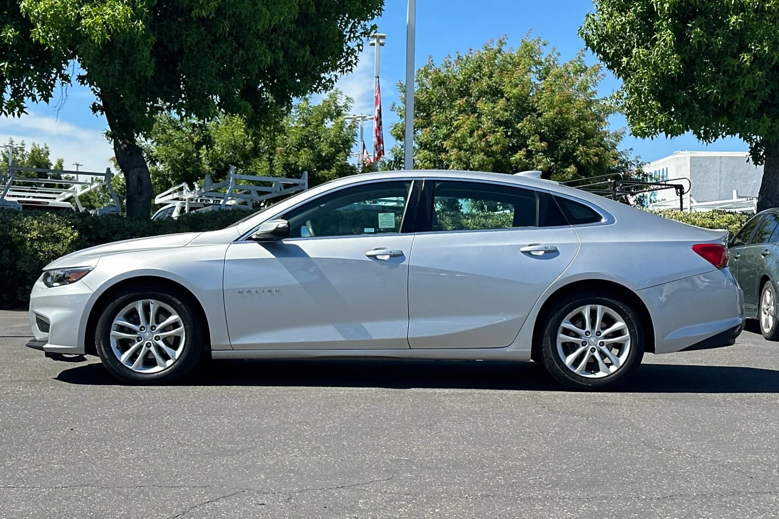 Used 2017 Silver Ice Metallic Chevrolet LT image 7