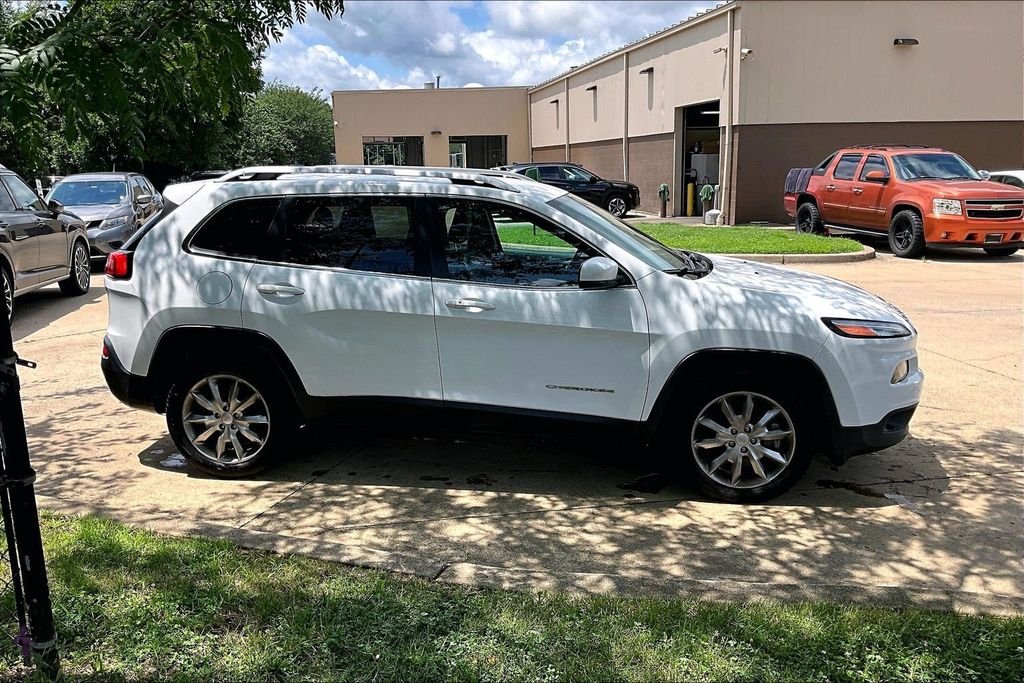 Used 2018 White Jeep Limited image 7