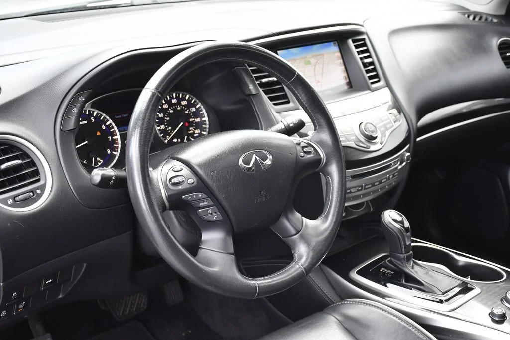 Used 2019 Liquid Platinum INFINITI LUXE image 21