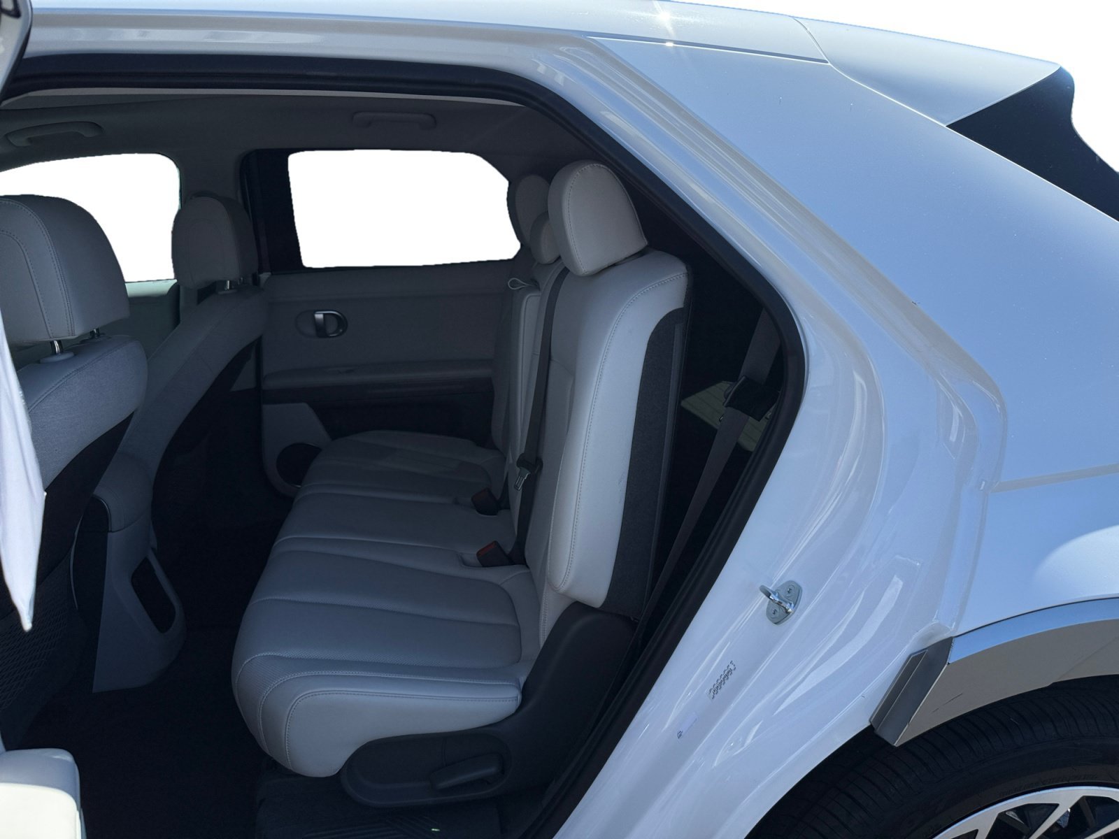 Used 2023 White Hyundai Limited image 16