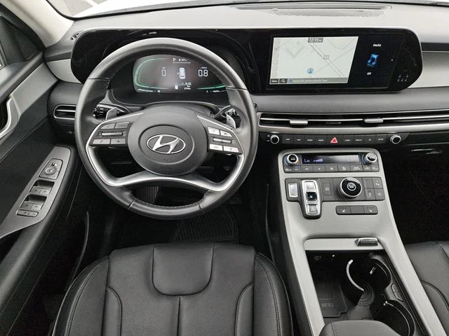 Used 2025 Hyper White Hyundai SEL image 10