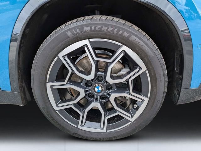 Used 2023 Blue BMW xDrive28i image 10
