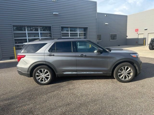 Used 2023 Gray Ford XLT image 3