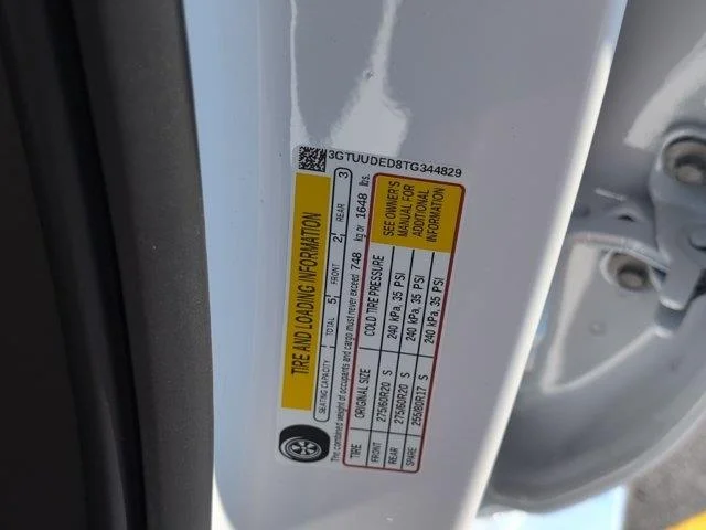 New 2026 Summit White GMC SLT image 30