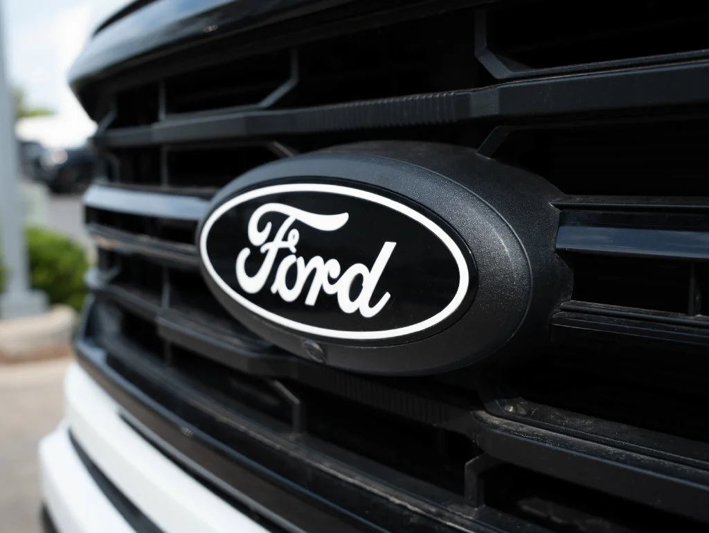 Used 2024 Oxford White Ford XLT image 3