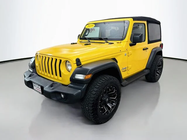 Used 2019 Yellow Jeep Sport S image 3