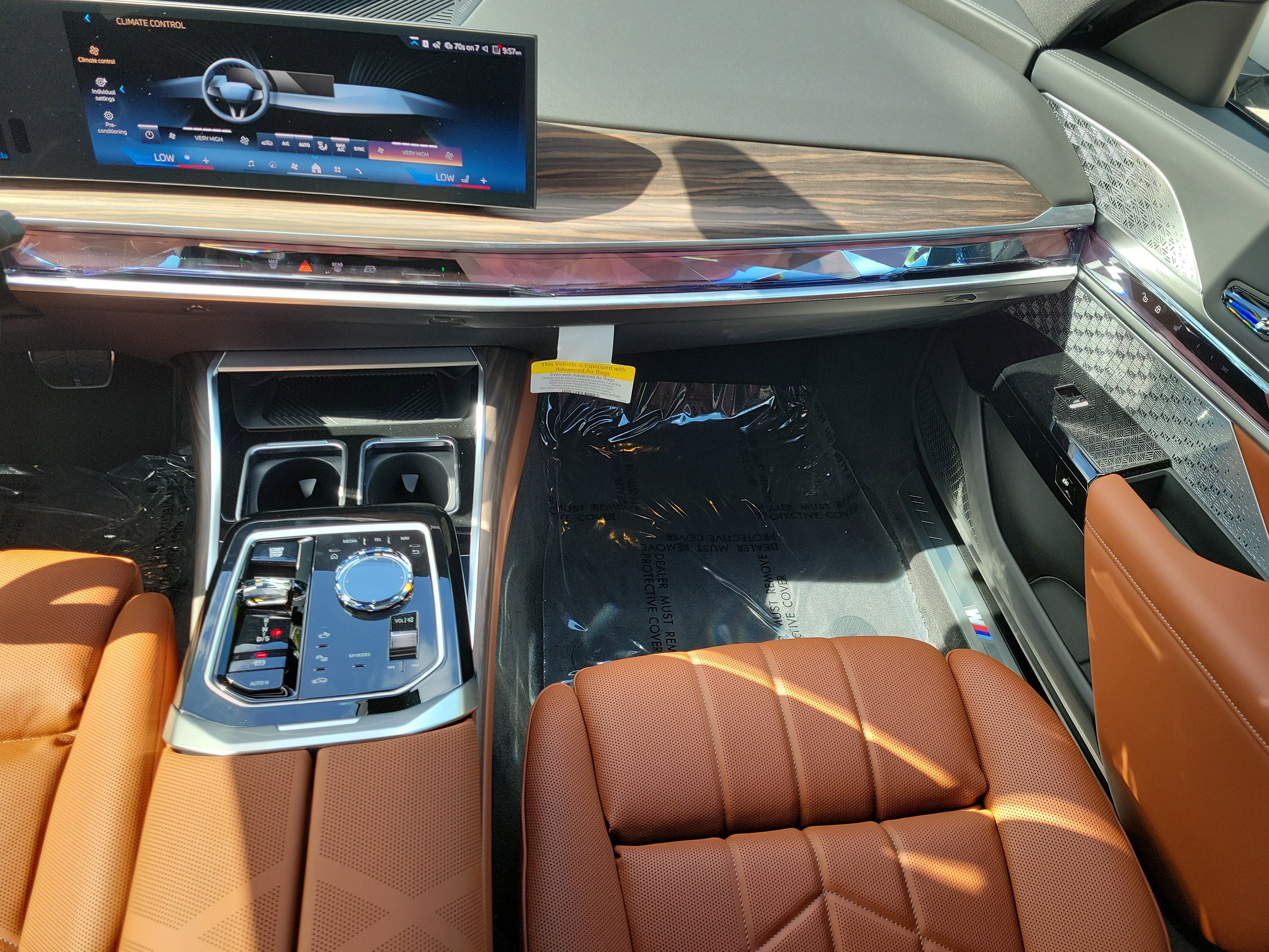 New 2026 Mineral White Metallic BMW 760i xDrive image 9