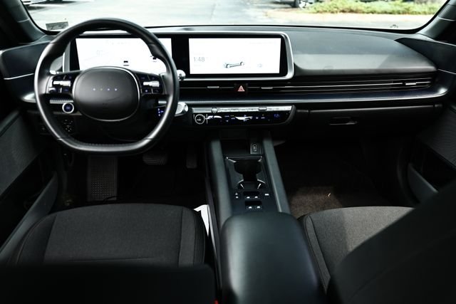 Used 2023 Onyx Black Hyundai SE image 24