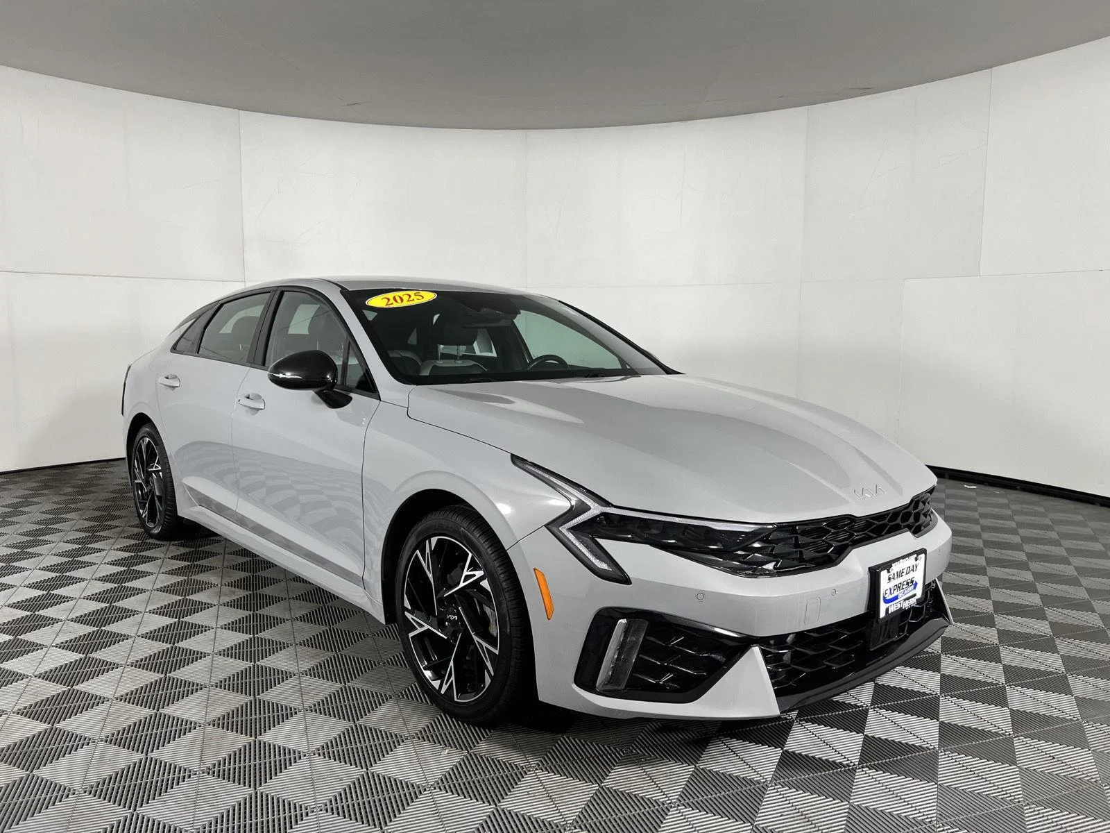 Certified Used 2025 Wolf Gray Kia GT-Line image 30