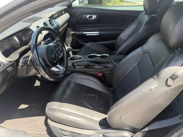 Used 2022 Oxford White Ford GT Premium image 5