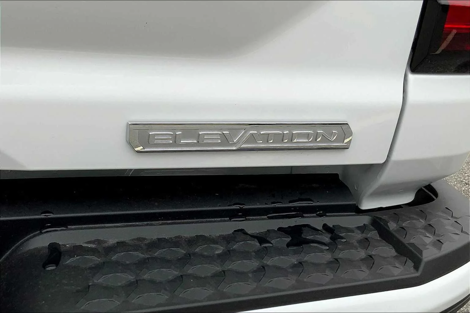 New 2026 Summit White GMC 2WD Elevation image 15