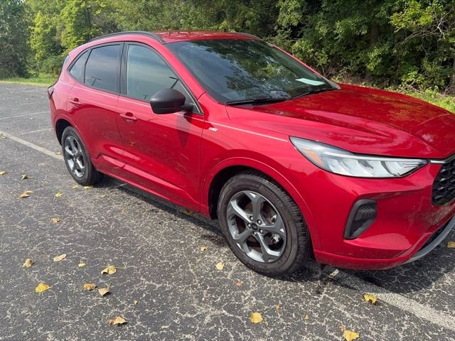 Used 2023 Rapid Red Metallic Tinted Clearcoat Ford ST-Line image 8