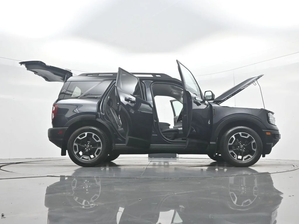 Used 2022 Blue Metallic Ford Outer Banks image 57