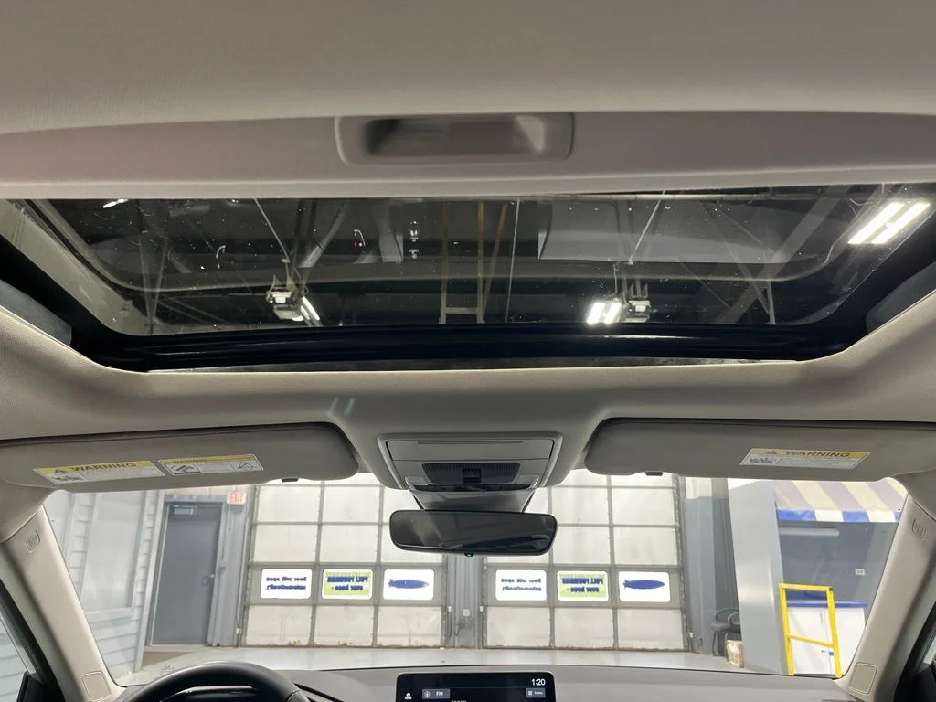 Used 2026 Solar Silver Metallic Honda EX-L image 28