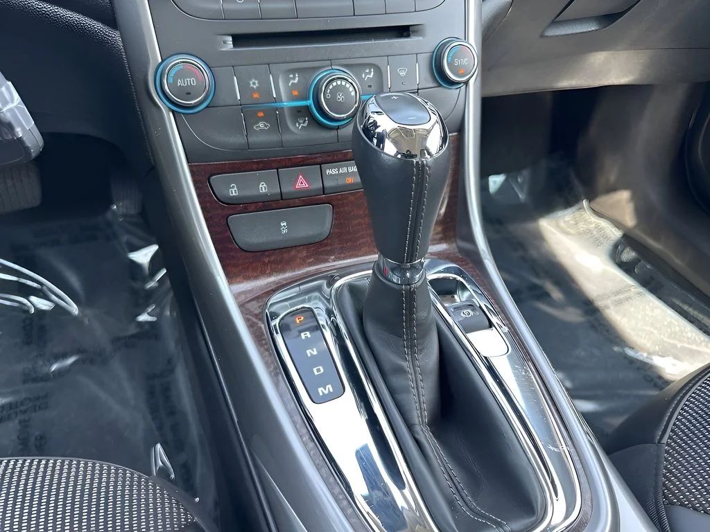 Used 2013 White Chevrolet LT image 16