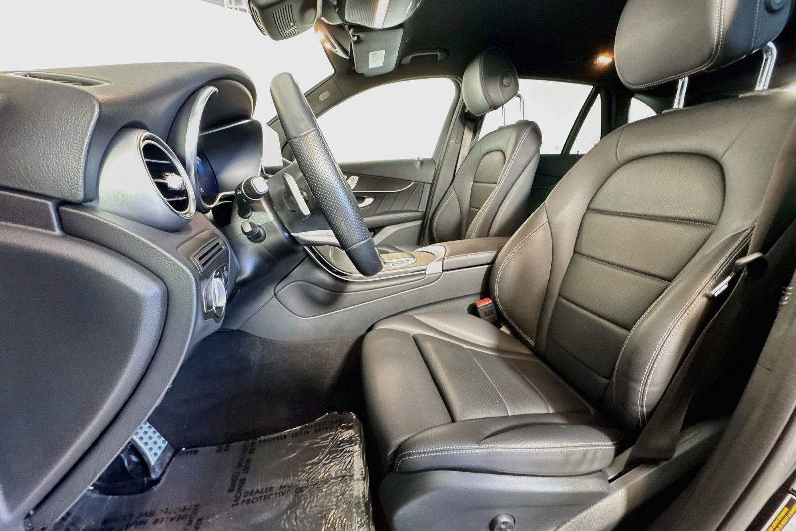Certified Used 2022 Black Mercedes-Benz GLC 300 image 18