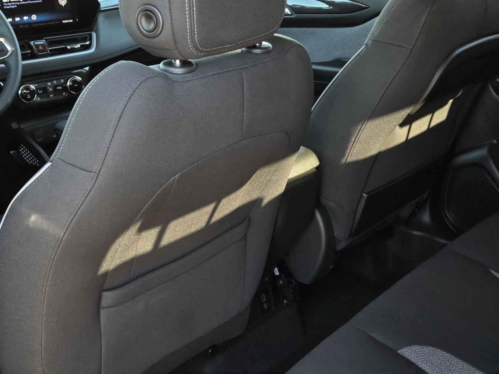 Used 2025 Mosaic Black Metallic Chevrolet LT image 30