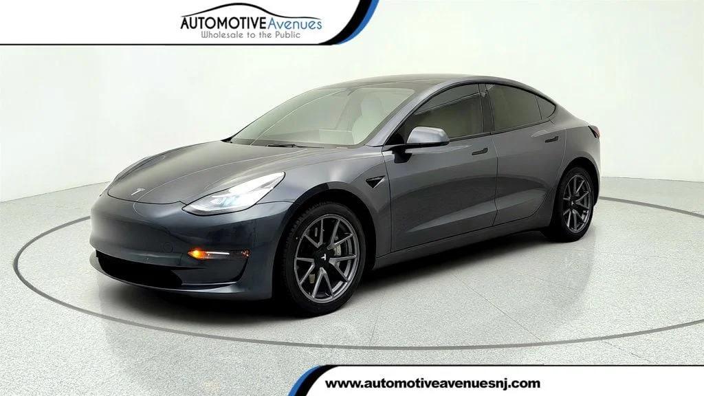 2022 Tesla Model 3 Long Range Dual Motor All-Wheel Drive's photo