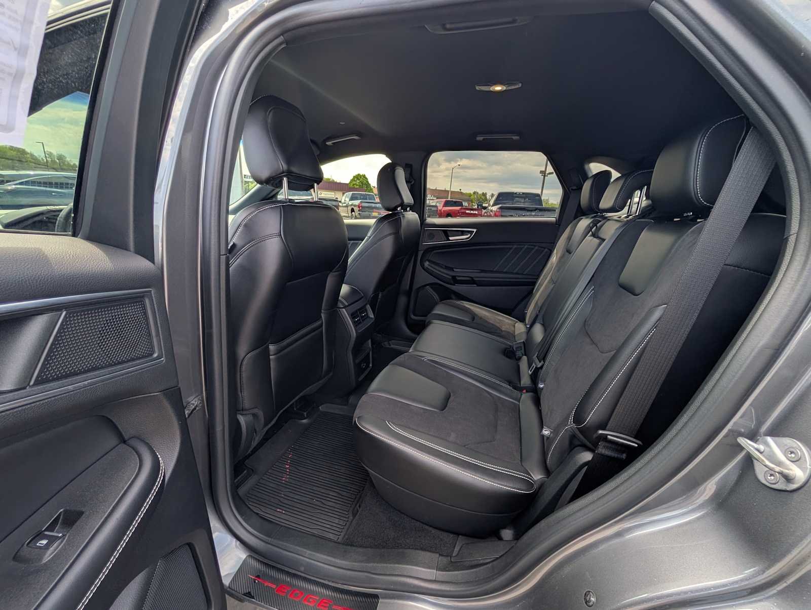 2022 Ford Edge ST - Photo 12