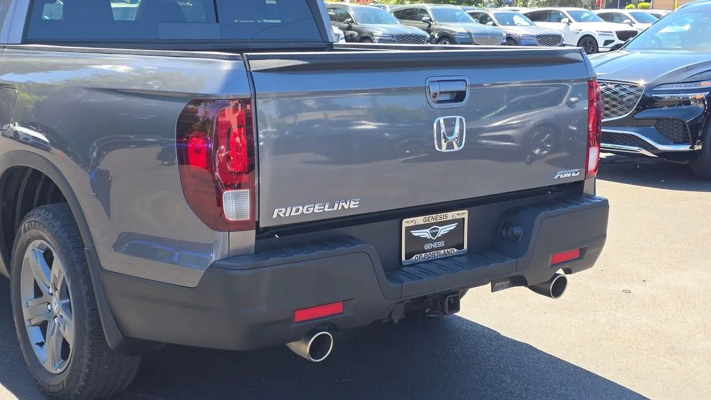 Used 2023 Gray Honda RTL image 13