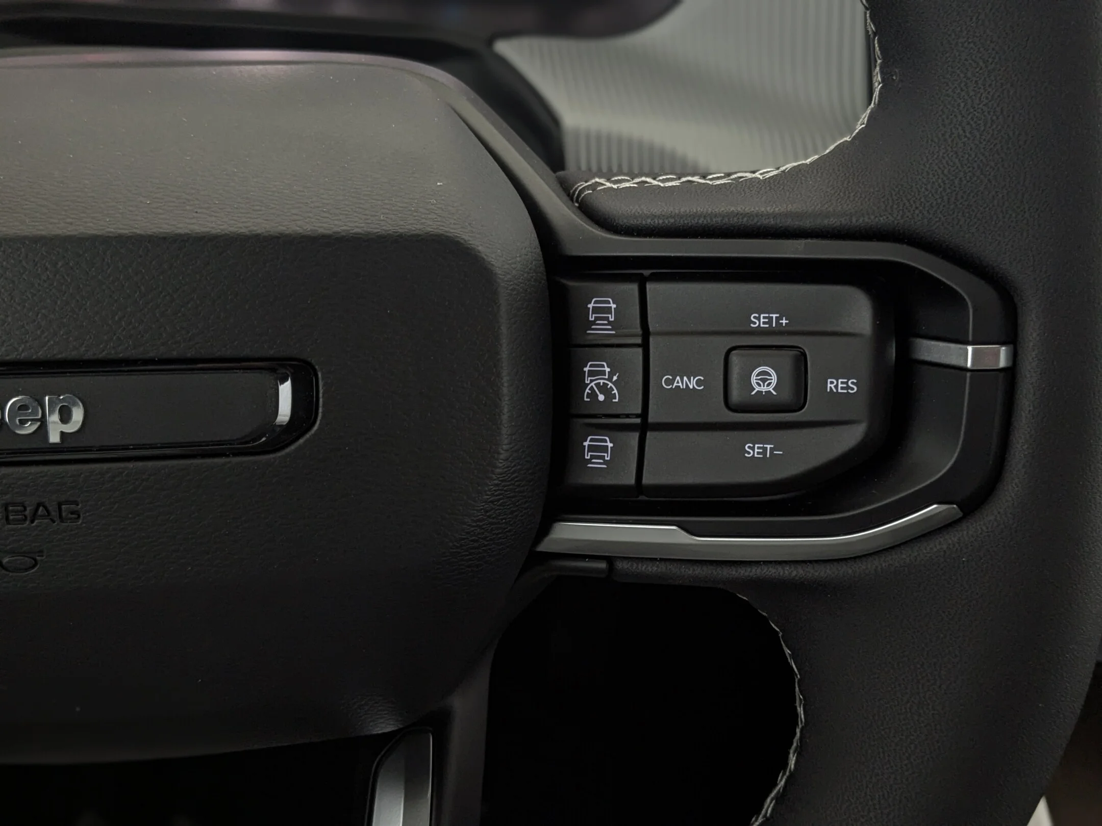 New 2026 Blue Jeep Limited - - Hybrid - Tech Grp - Dual-Pane Pano Sunroof - Trailer Tow Grp & More! image 18