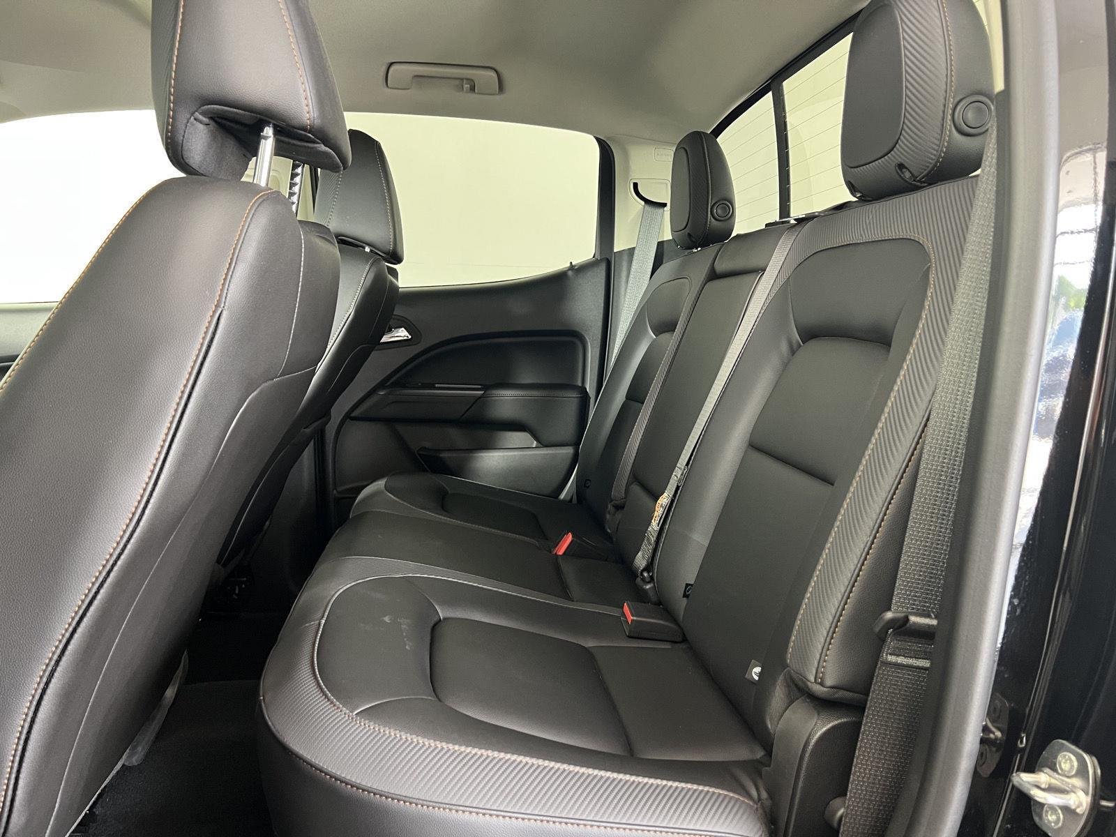 Used 2022 Onyx Black GMC 4WD AT4 w/Leather image 18