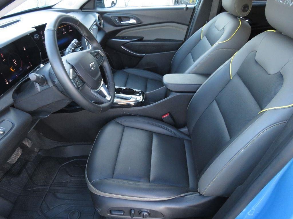 Used 2025 Marina Blue Chevrolet ACTIV image 19