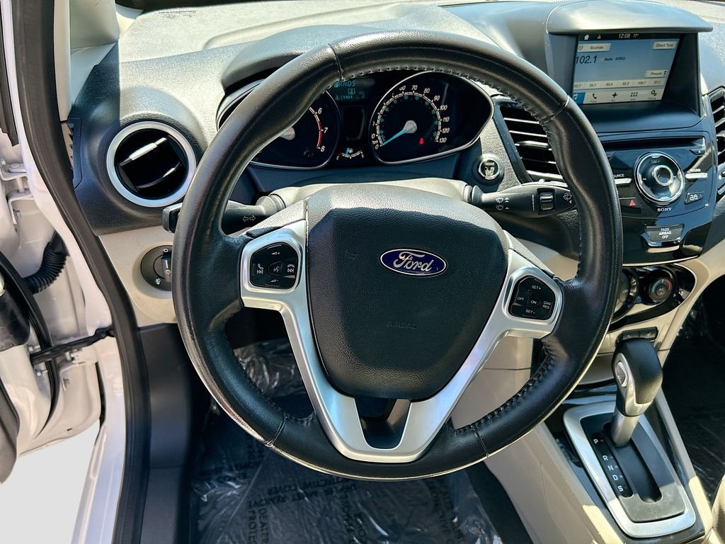 Used 2016 White Platinum Clearcoat Metallic Ford Titanium image 11