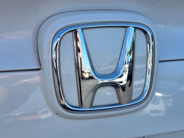 Used 2020 White Honda EX image 17