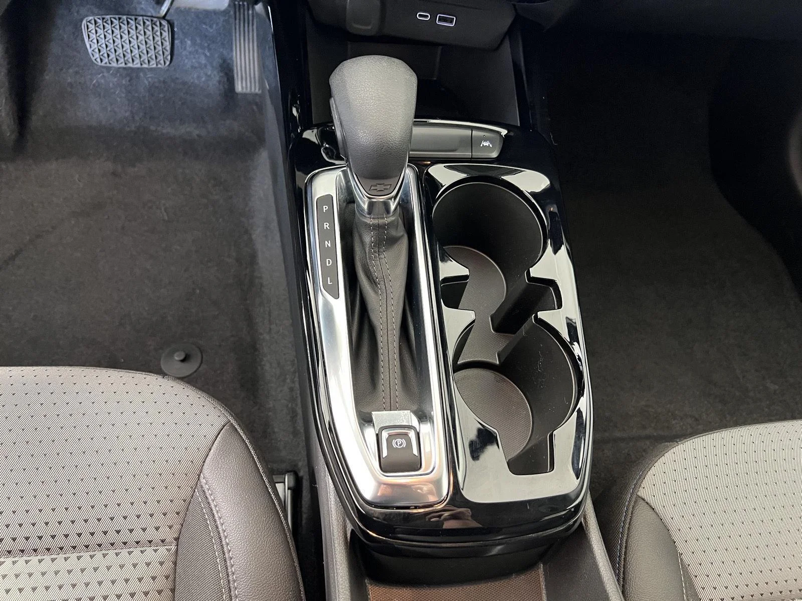 Used 2025 Cypress Gray Chevrolet LT image 16