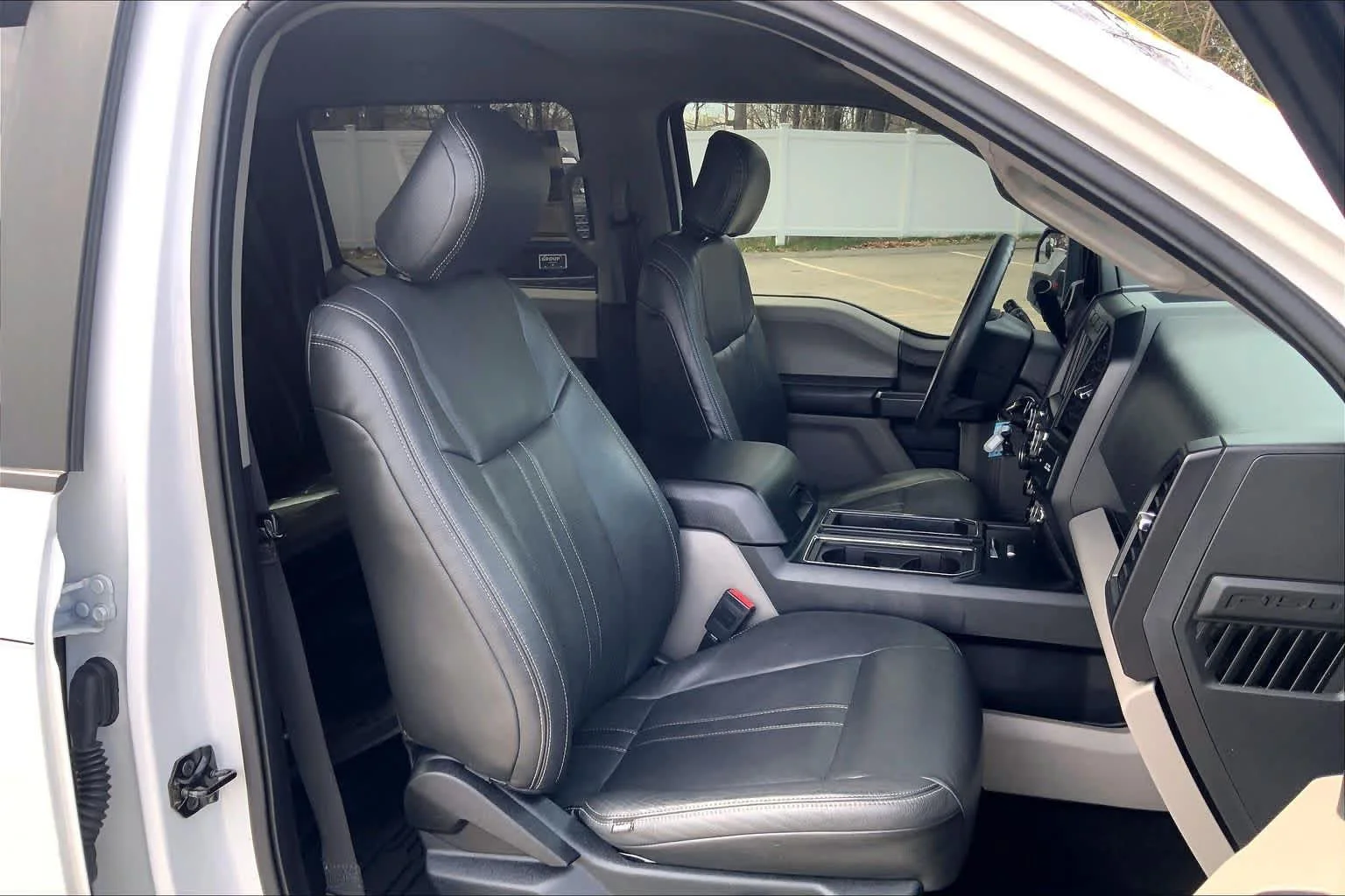 Used 2018 Oxford White Ford XL image 8