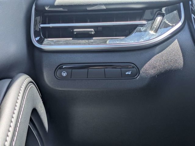New 2027 2T RAD WHT INFINITI Sport AWD image 26