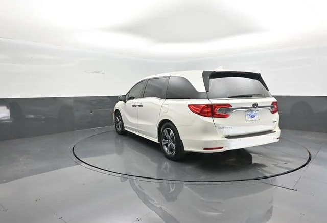 Certified Used 2018 Diamond White Honda Touring image 5