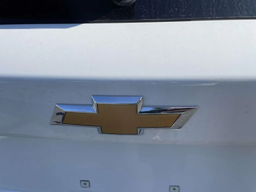New 2026 Summit White Chevrolet LT image 12