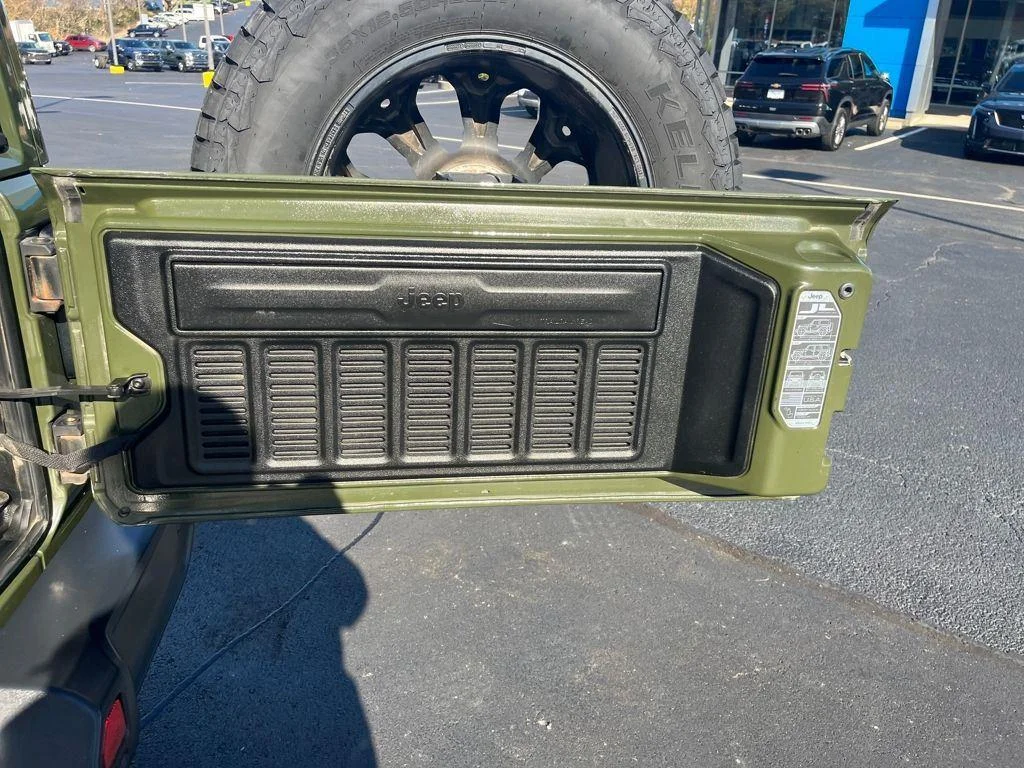 Used 2021 Sarge Green Clearcoat Jeep Unlimited Sahara Altitude image 24