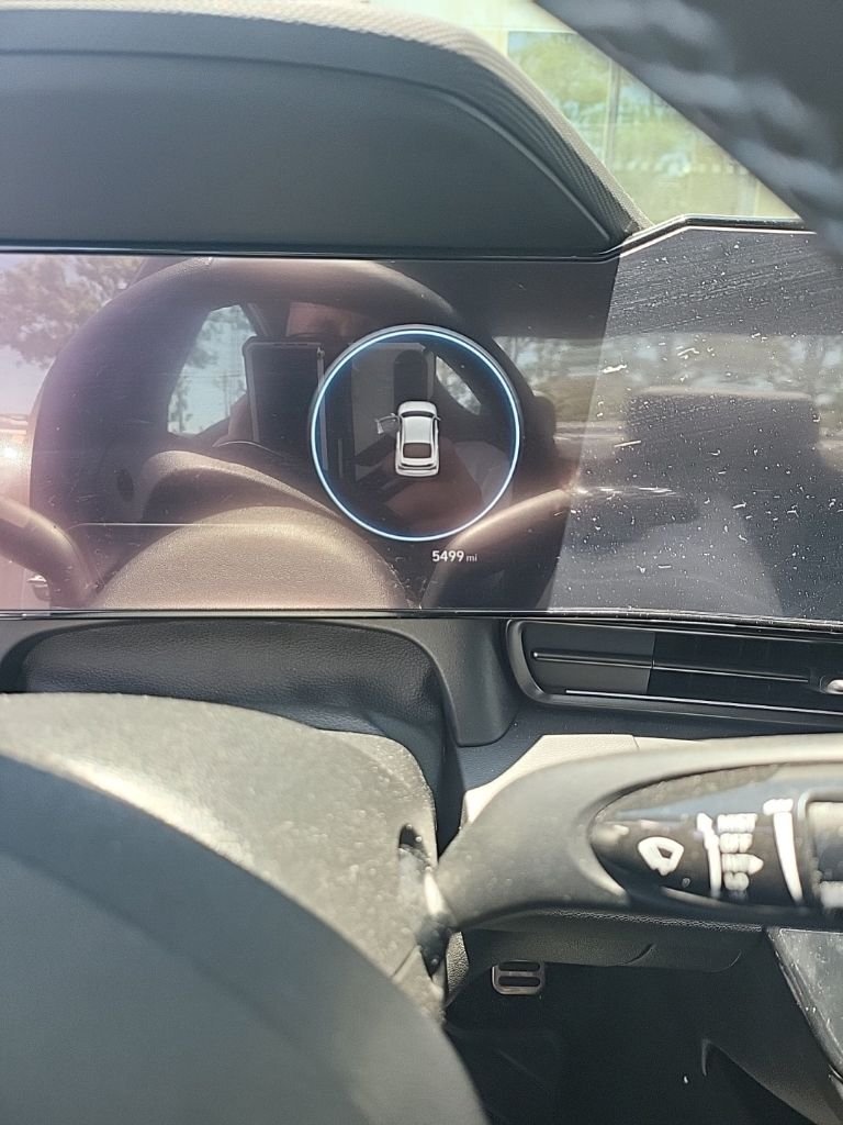 Used 2025 Atlas White Hyundai Base image 6