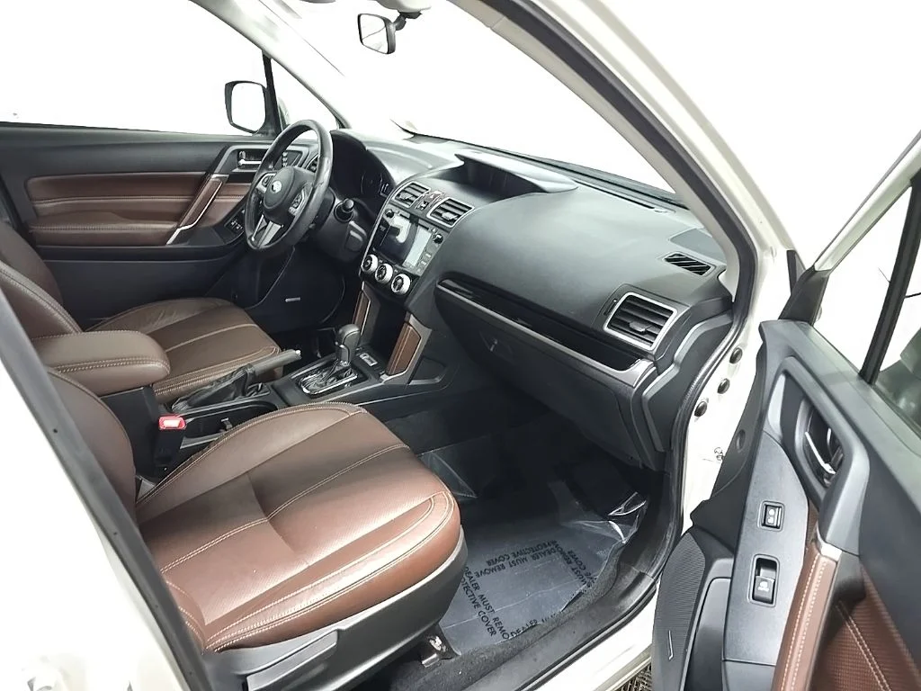Used 2017 White Subaru 2.5i Touring image 19