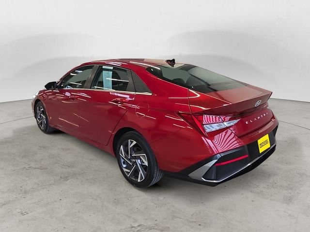 Certified Used 2025 Red Hyundai SEL Convenience image 7