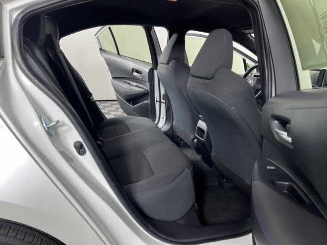 Certified Used 2022 Pearl Toyota SE image 36