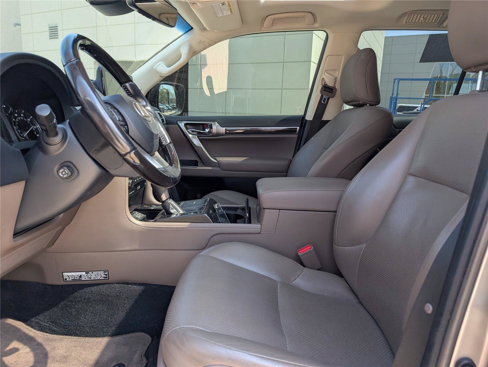 2022 Lexus GX LUXURY - Photo 16