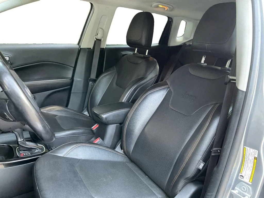 Used 2021 Silver Jeep Limited image 26