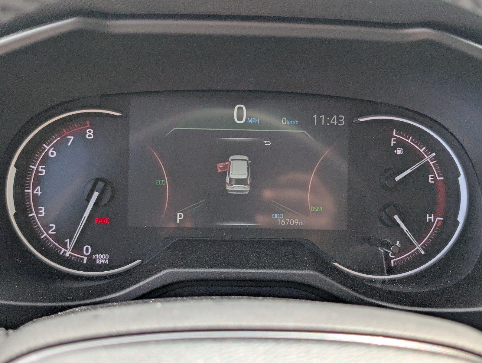 Used 2024 Silver Sky Metallic Toyota XLE Premium image 26