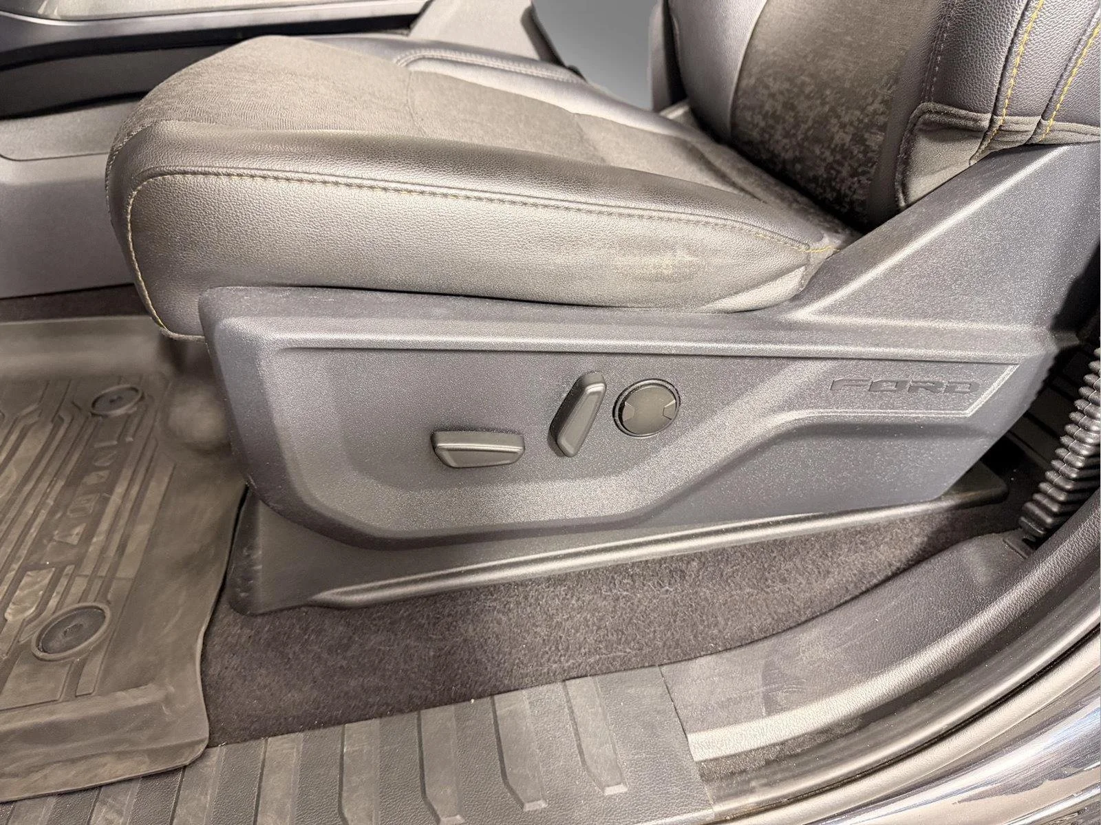 Used 2023 Agate Black FORD TREMOR image 13