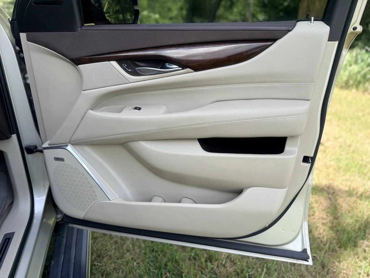 Used 2017 Tan Cadillac Premium Luxury 4x4 4dr SUV image 40