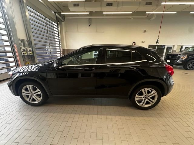 Used 2019 Black Mercedes-Benz GLA 250 image 6