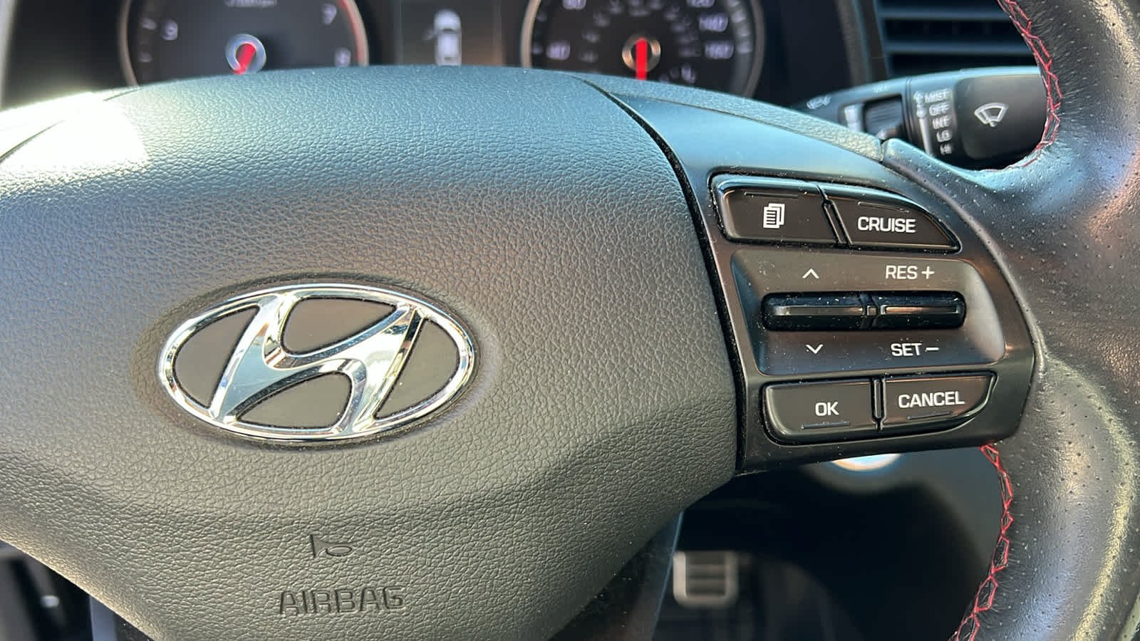 Used 2017 Ceramic White Hyundai Sport image 18