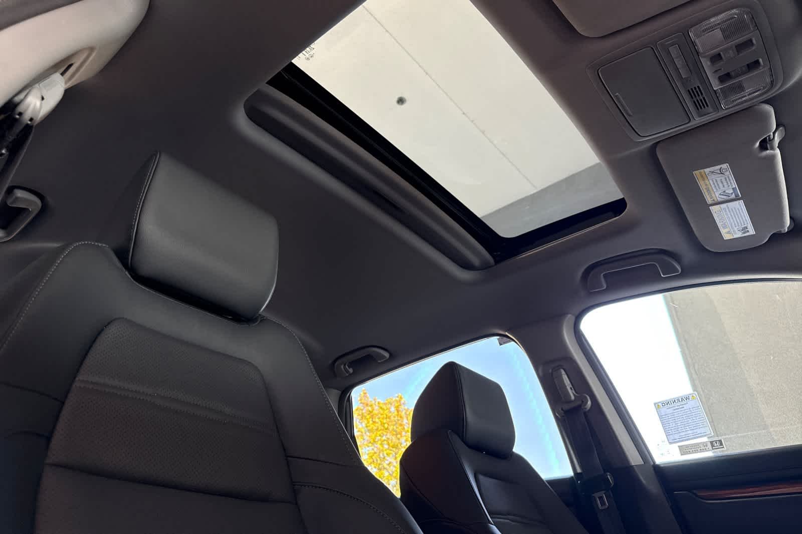 Used 2022 Sonic Gray Pearl Honda Touring image 18