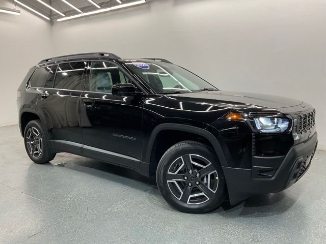 New 2026 Diamond Black Crystal Pearl-Coat Exterior Paint Jeep Laredo image 2
