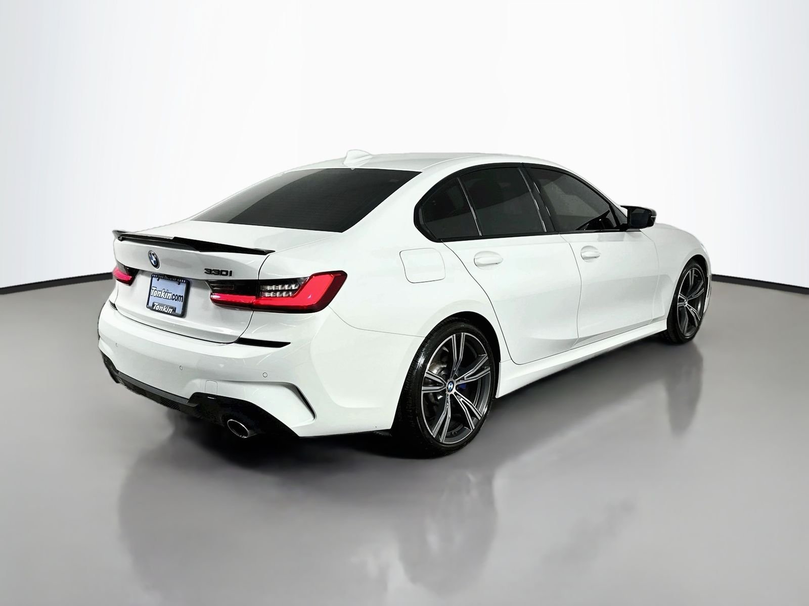 Used 2021 Alpine White BMW 330i image 7